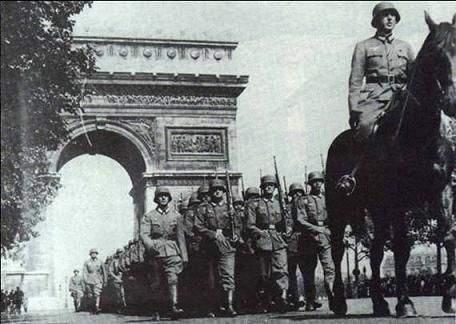 15_Le truppe tedesche sfilano a Parigi 